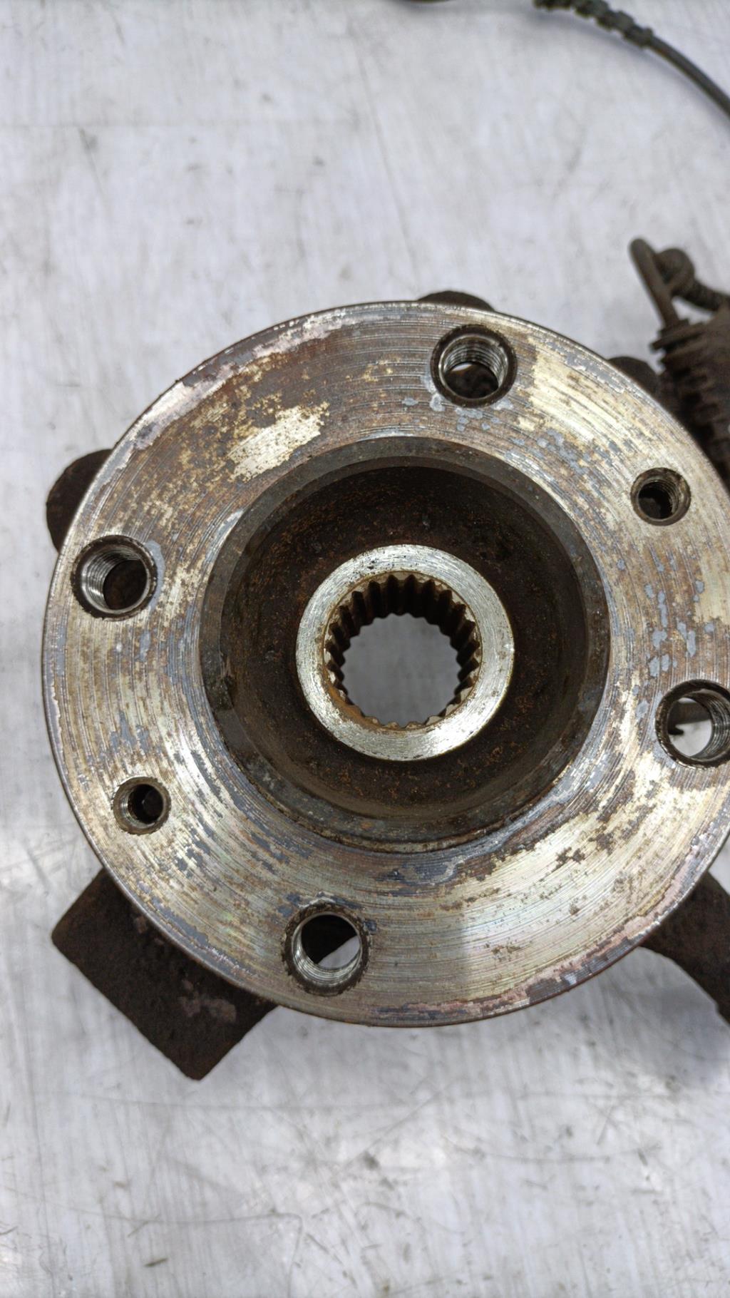 Fusee avant gauche DACIA SANDERO 1 Diesel - 1