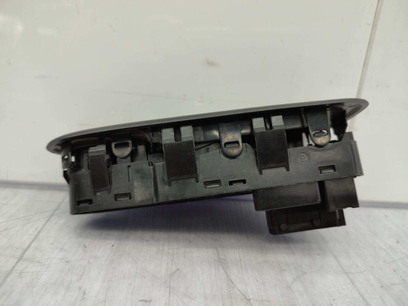 Interruttore lavacristalli anteriore sinistro CITROEN C3 2 PHASE 2 Diésel - 1