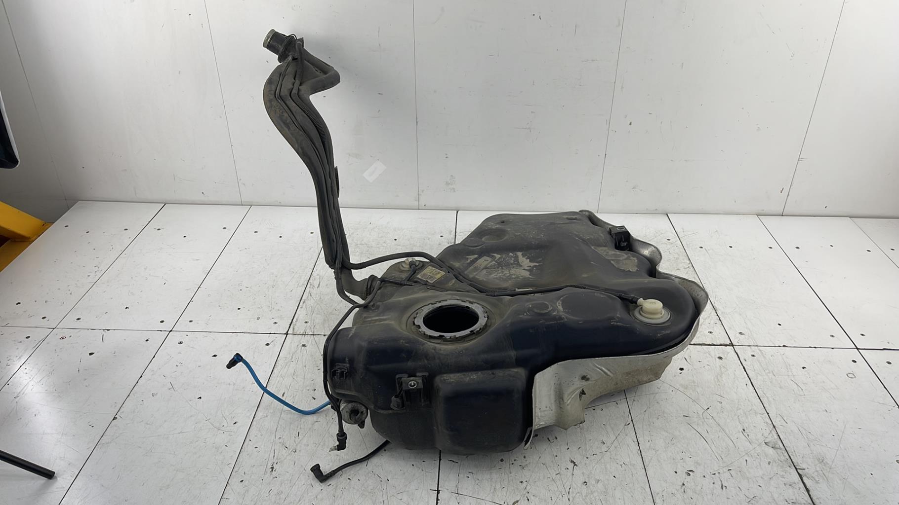 Serbatoio VOLKSWAGEN GOLF 6 Gasolina - 1
