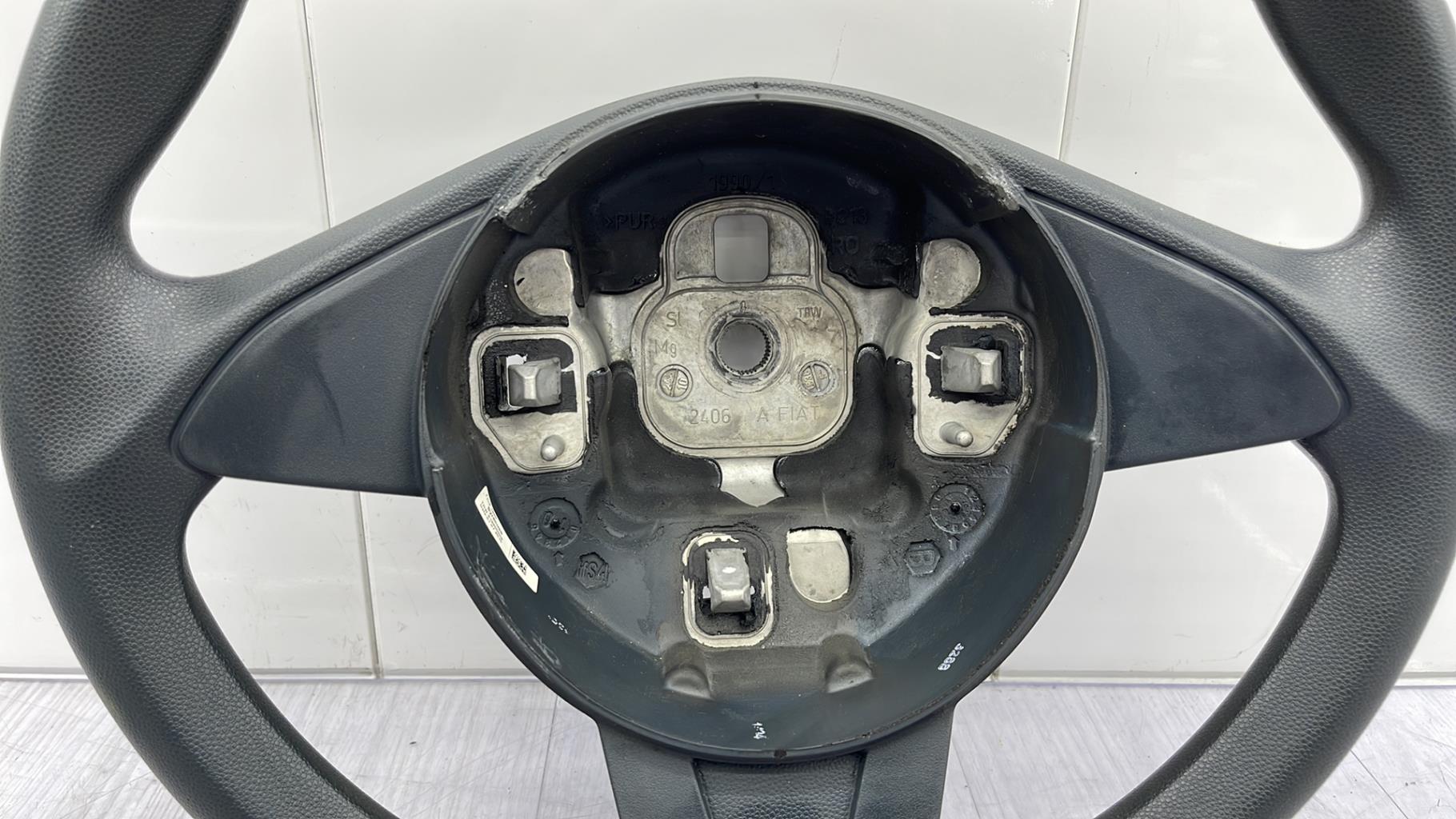 Volant FORD KA 2 PHASE 2 Essence - 1