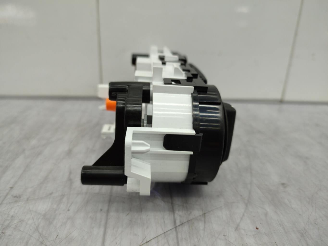 Commande chauffage CITROEN C3 3 PHASE 2 Essence - 1