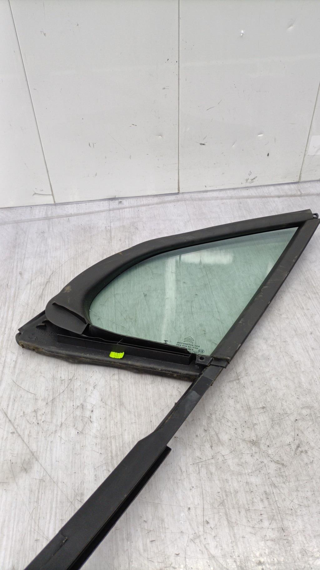 Custode avant droit (porte) CITROEN C3 2 PHASE 2 Diesel - 1