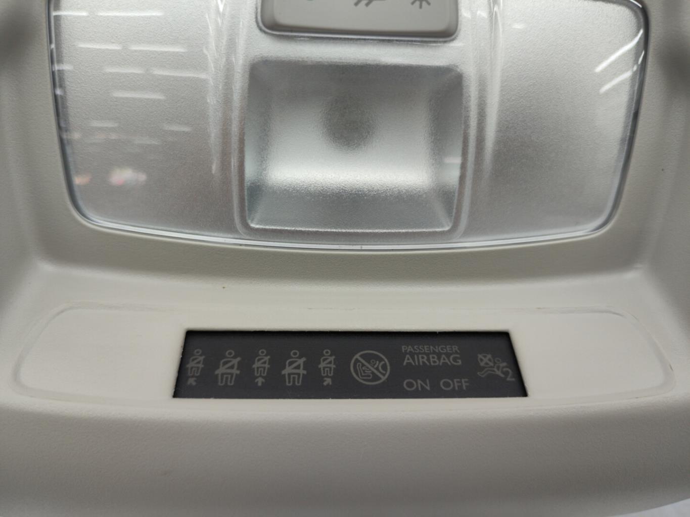 Eclairage de plafonnier CITROEN C3 3 PHASE 2 Essence - 1