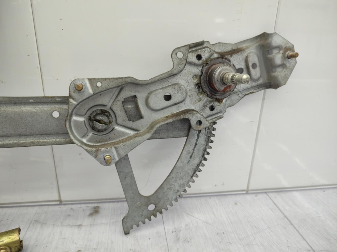 Alzacristalli manuale posteriore sinistro PEUGEOT 205 PHASE 2 Gasolina - 1