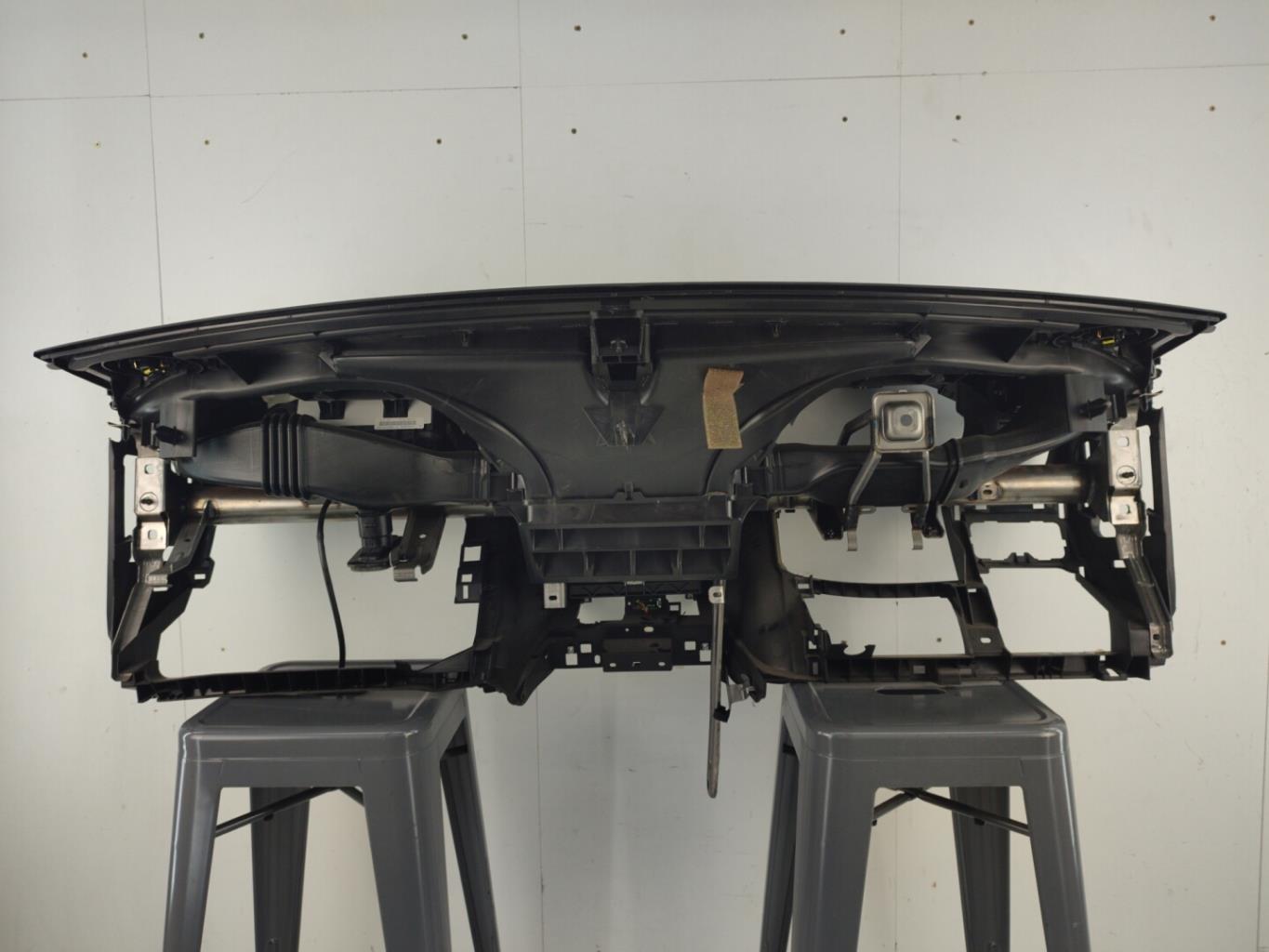 Tableau de bord CITROEN C4 2 PHASE 1 Diesel - 1