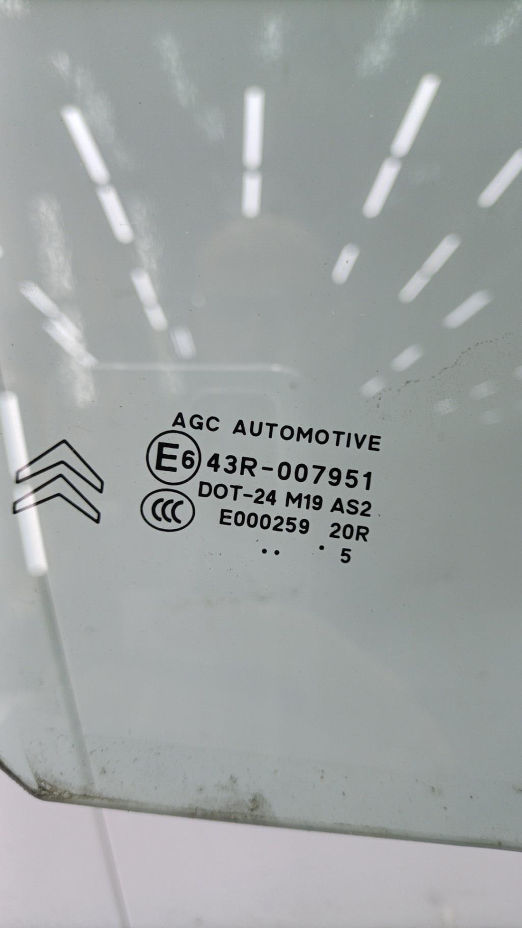Vitre avant droit CITROEN C3 2 PHASE 2 Diesel - 1