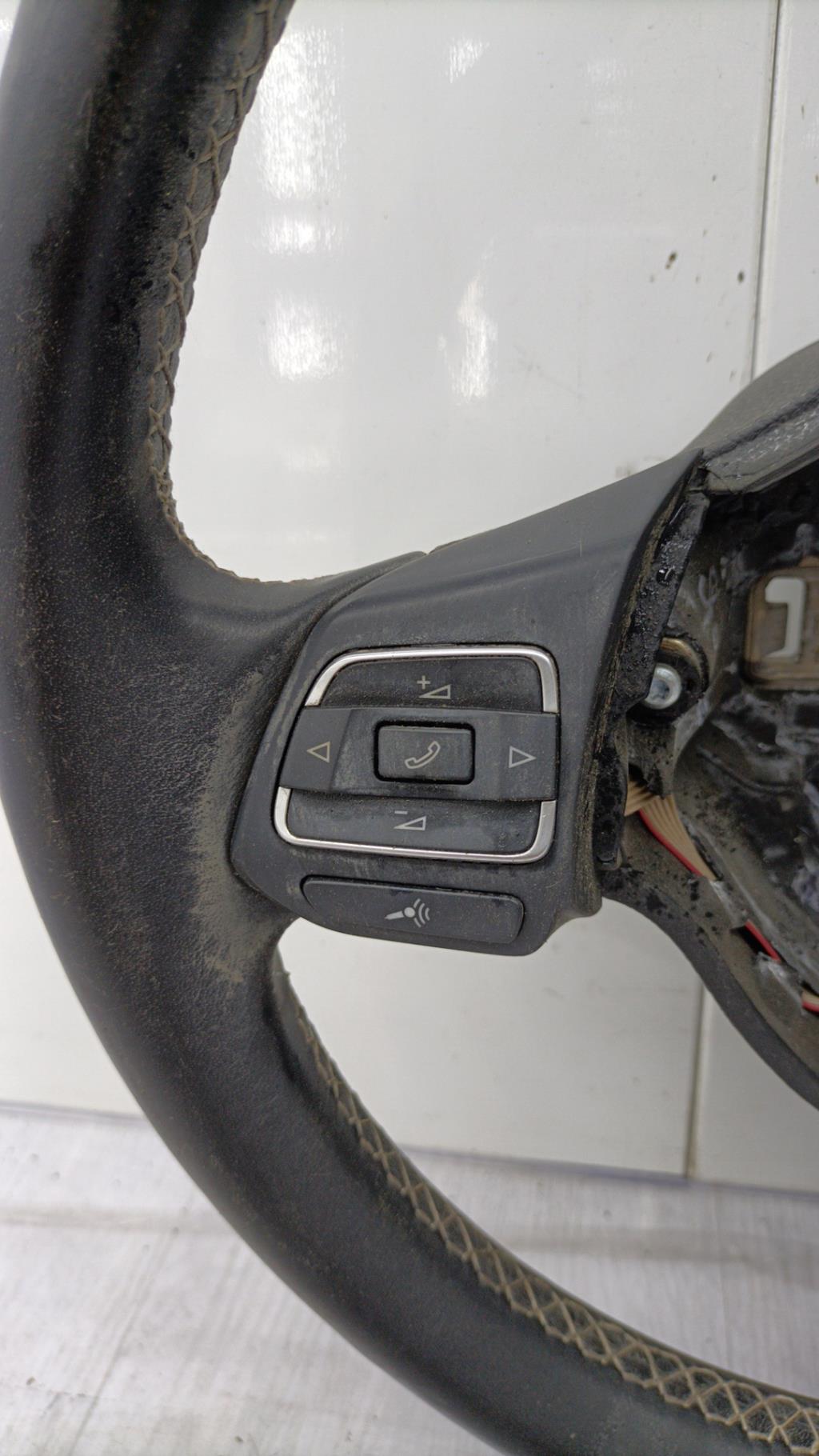 Volant VOLKSWAGEN POLO 5 PHASE 1 Essence - 1