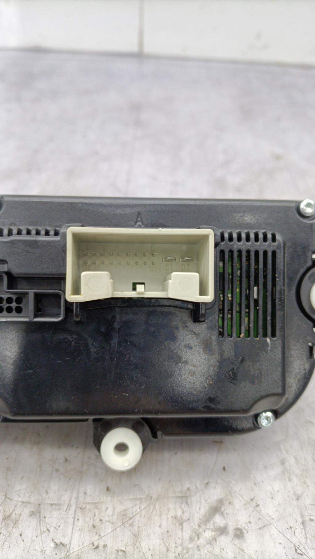 Commande chauffage VOLKSWAGEN GOLF PLUS PHASE 2 Essence - 1
