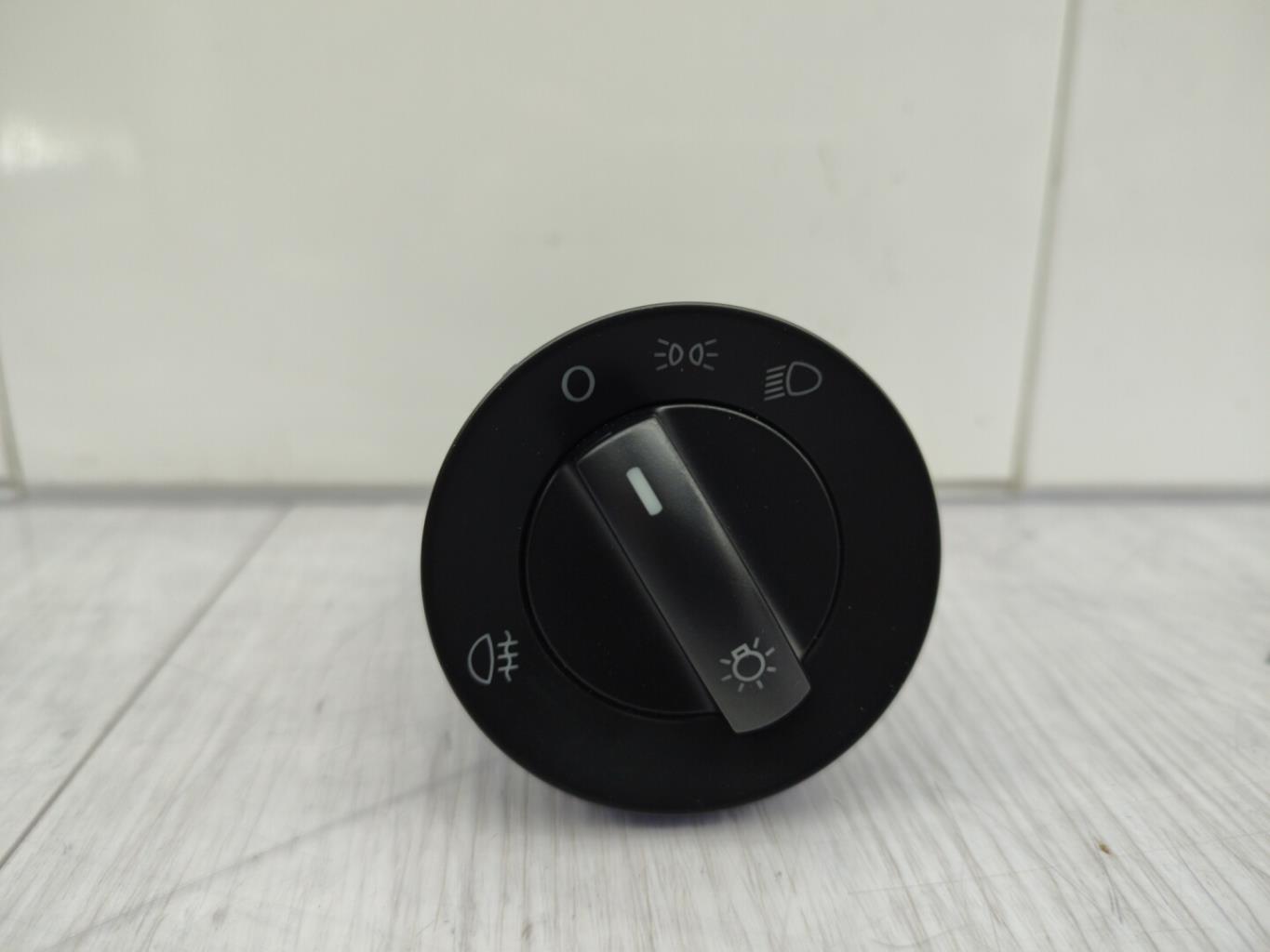 Commande de phare VOLKSWAGEN POLO 4 PHASE 2 Essence - 1
