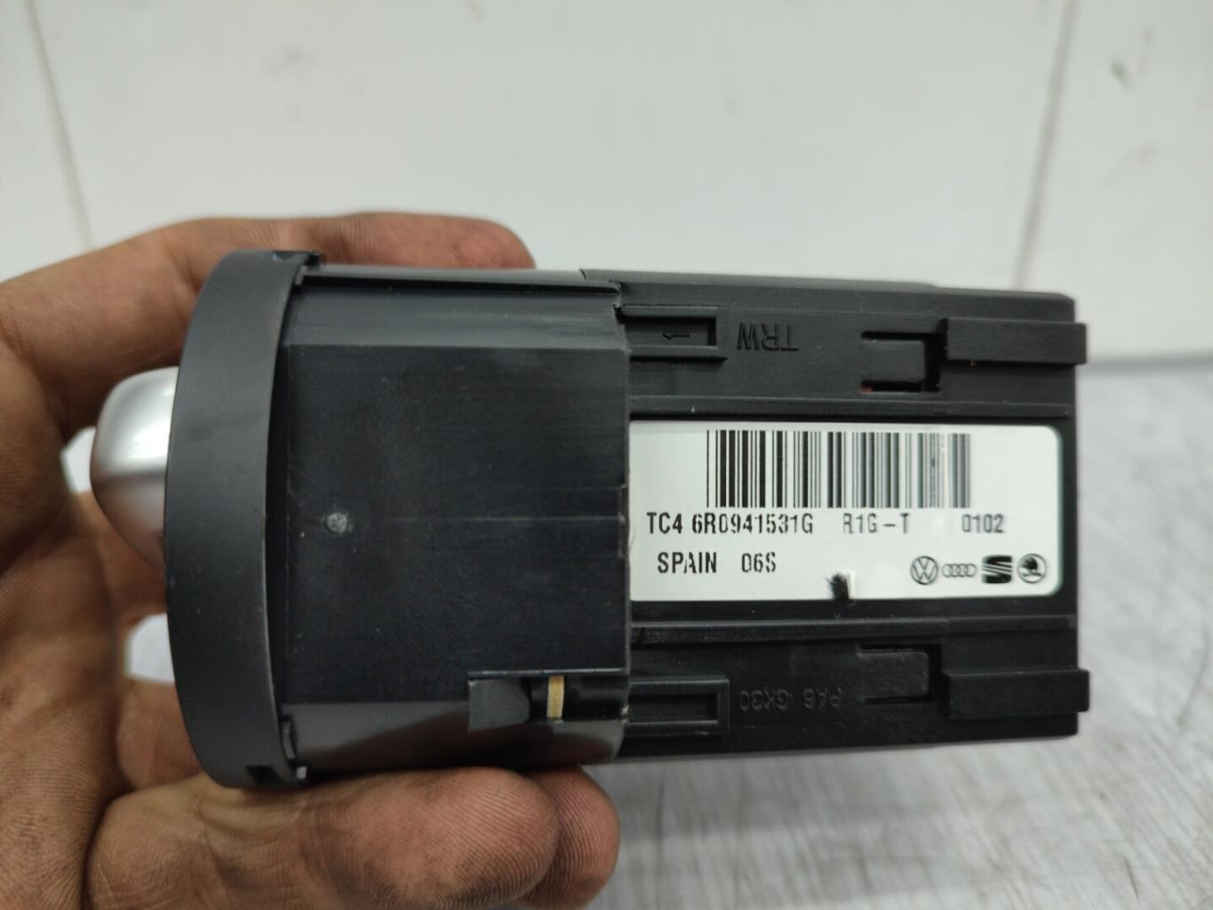Commande de phare VOLKSWAGEN POLO 5 PHASE 1 Essence - 1