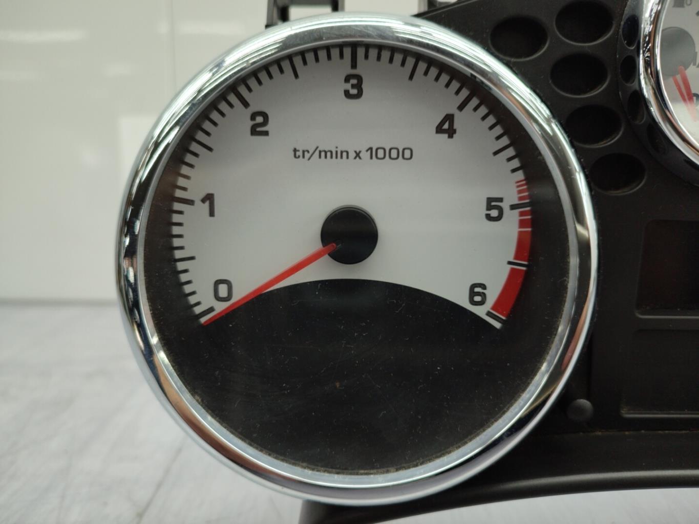 Compteur PEUGEOT 207 PHASE 1 BREAK Diesel - 1