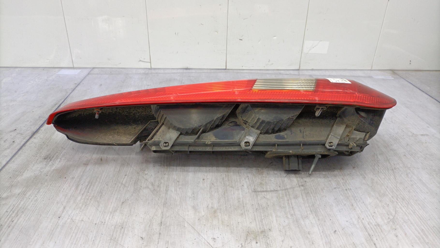 Fanale posteriore principale sinistro (luci) FORD FIESTA 5 PHASE 1 Diésel - 1