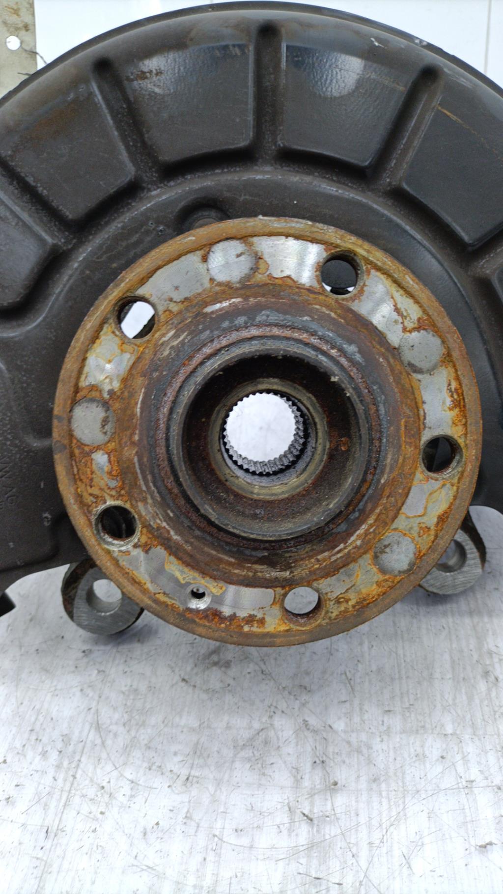 Fusee avant droit VOLKSWAGEN GOLF PLUS PHASE 2 Essence - 1
