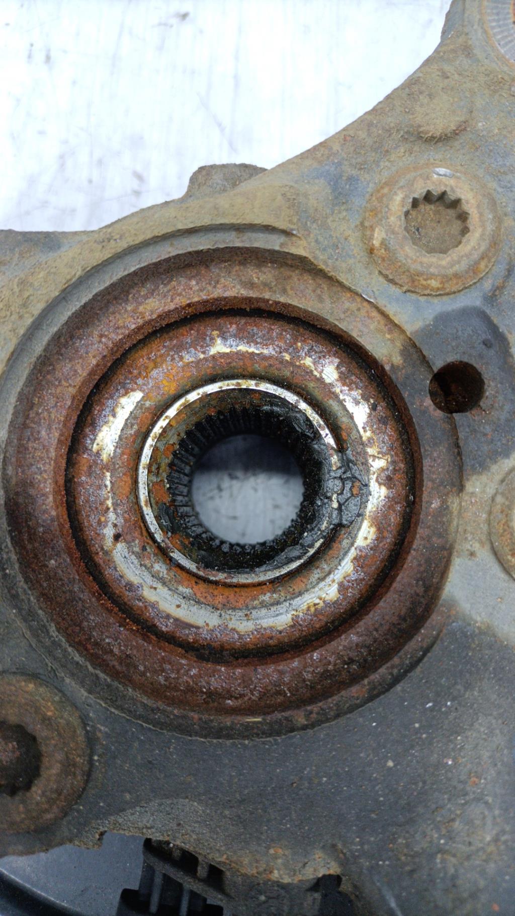 Fusee avant gauche VOLKSWAGEN GOLF PLUS PHASE 2 Essence - 1