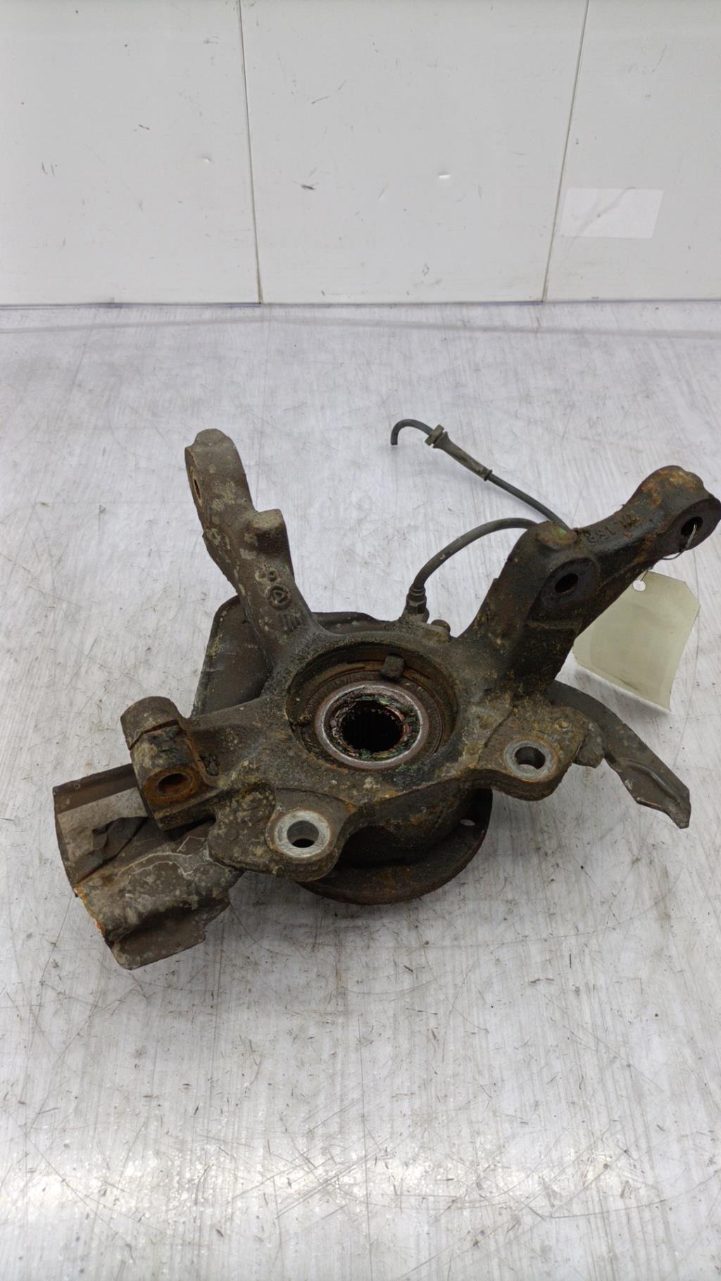 Fusee avant gauche FIAT STILO BREAK Diesel - 1