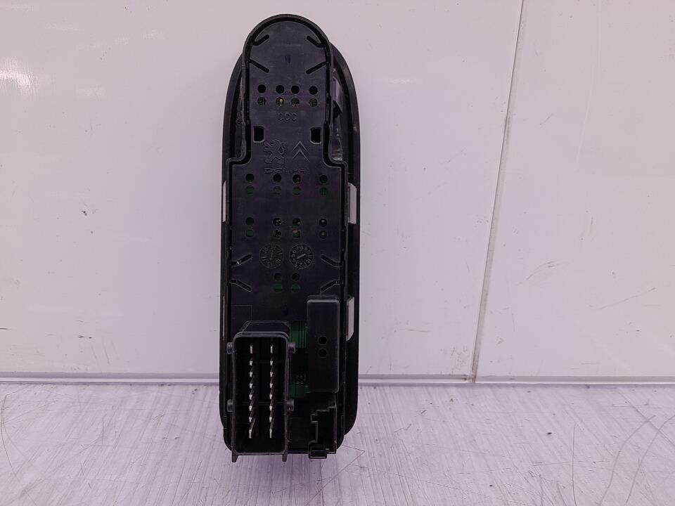Interruttore lavacristalli anteriore sinistro CITROEN C3 2 PHASE 2 Diésel - 1