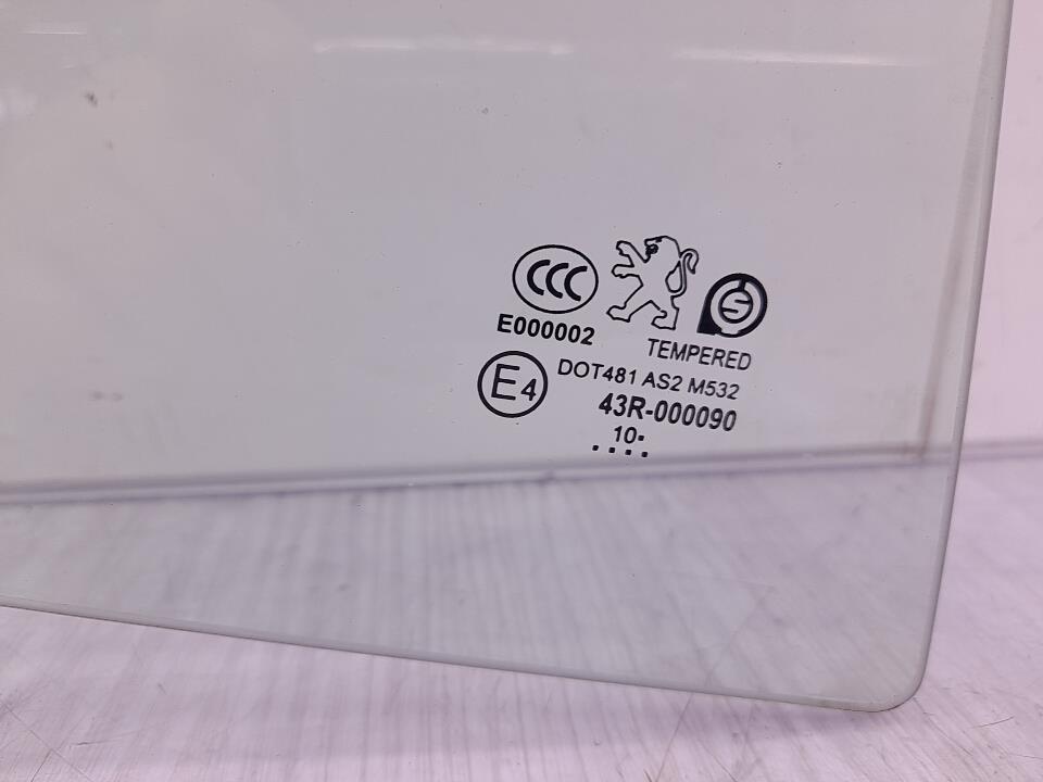 Vetro posteriore destro PEUGEOT 206+ Gasolina - 1