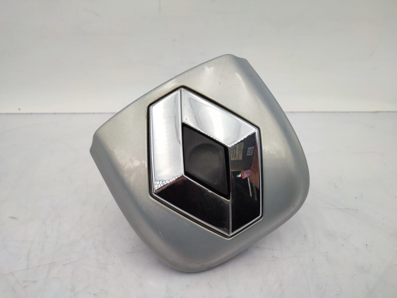Bouton de coffre RENAULT CLIO 2 PHASE 2 Diesel - 1