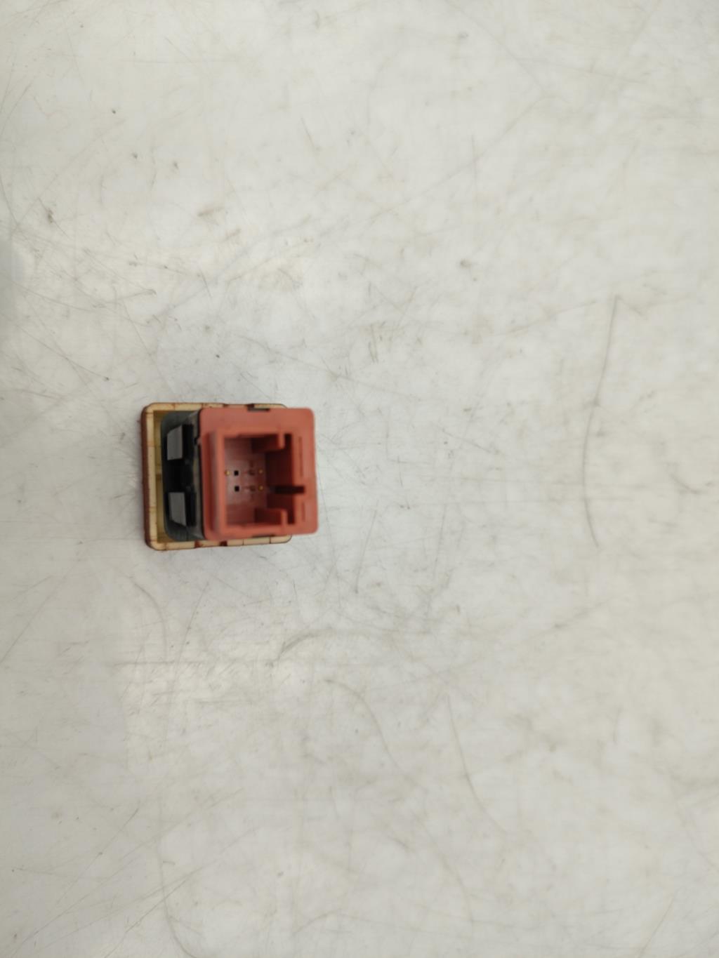 Bouton de warning PEUGEOT PARTNER 2 PHASE 1 Diesel - 1