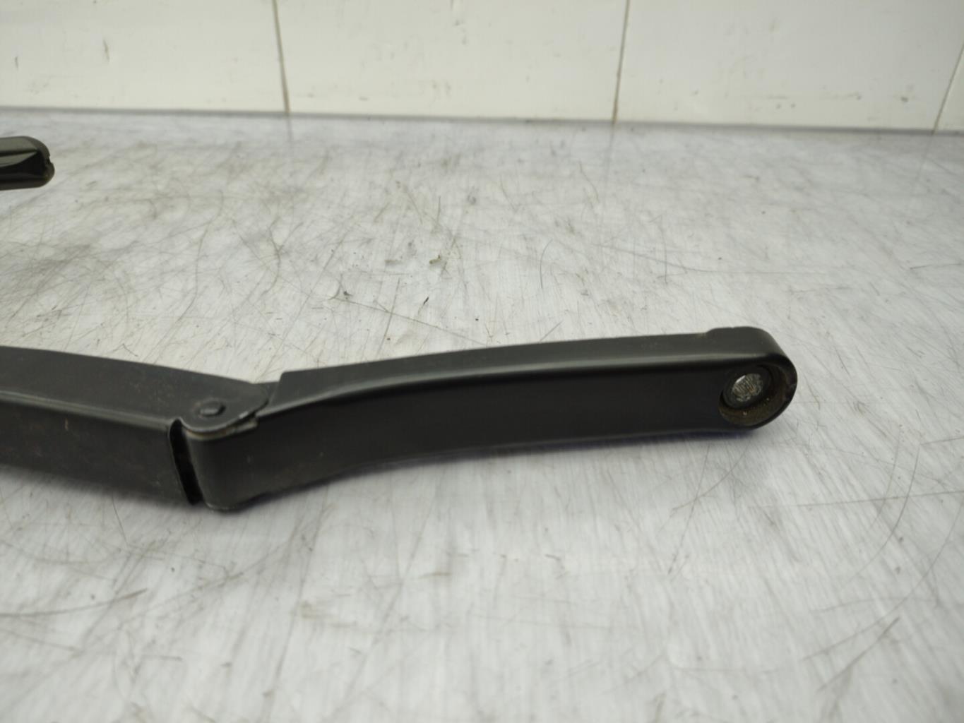 Braccio tergicristallo anteriore sinistro VOLKSWAGEN POLO 5 PHASE 1 Diésel - 1