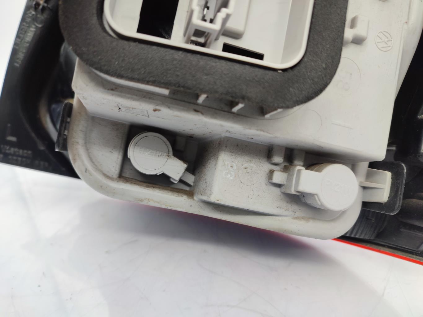 Fanale posteriore principale sinistro (luci) VOLKSWAGEN POLO 5 PHASE 1 Diésel - 1