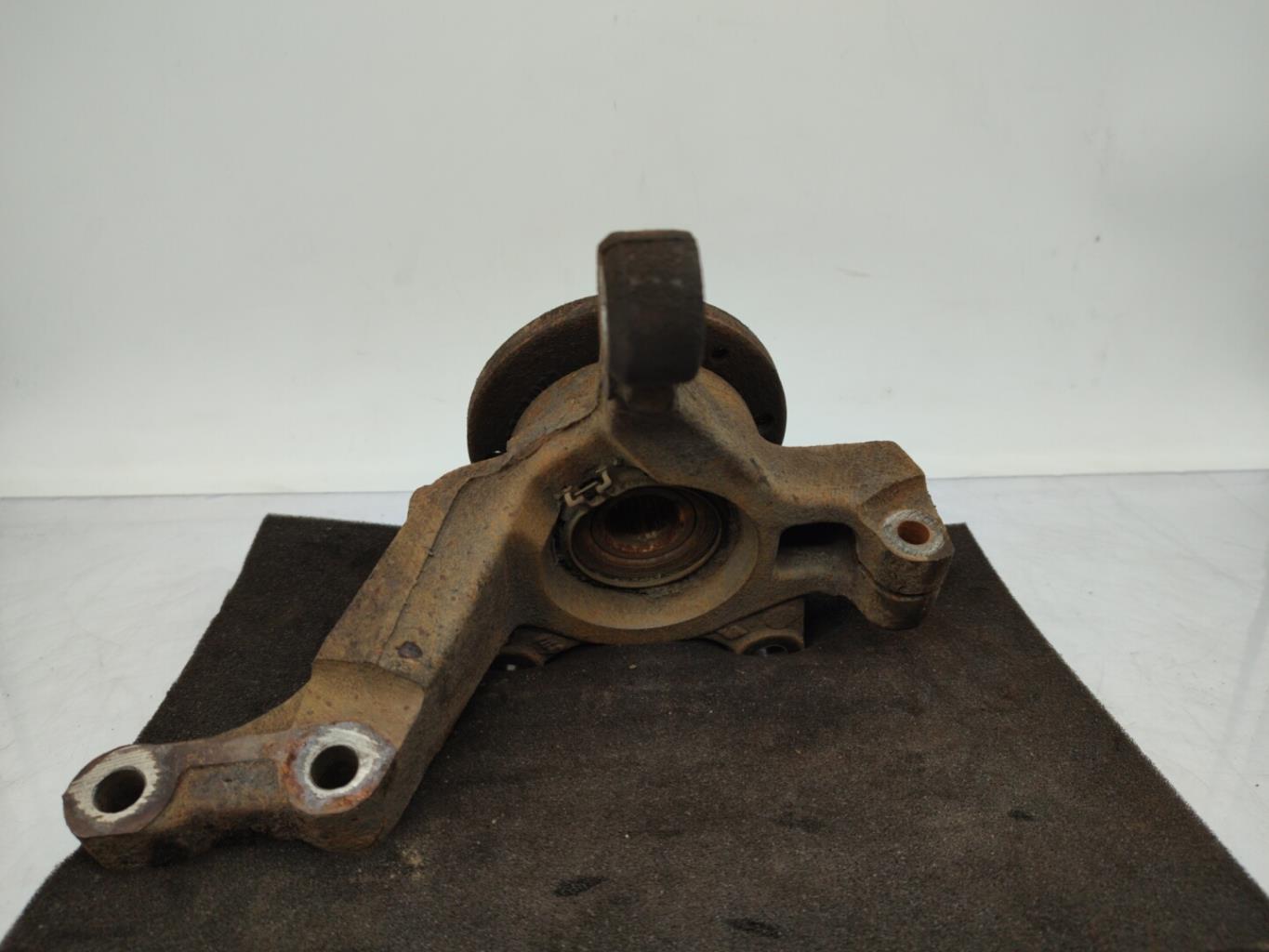 Fusee avant droit NISSAN NOTE 1 PHASE 1 Diesel - 1