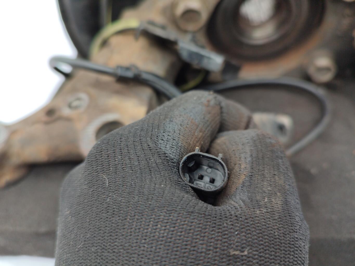 Fusee avant droit TOYOTA VERSO PHASE 1 Diesel - 1