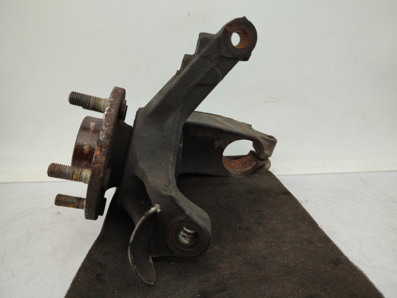 Fusee avant gauche FORD C-MAX 1 PHASE 1 Diesel - 1