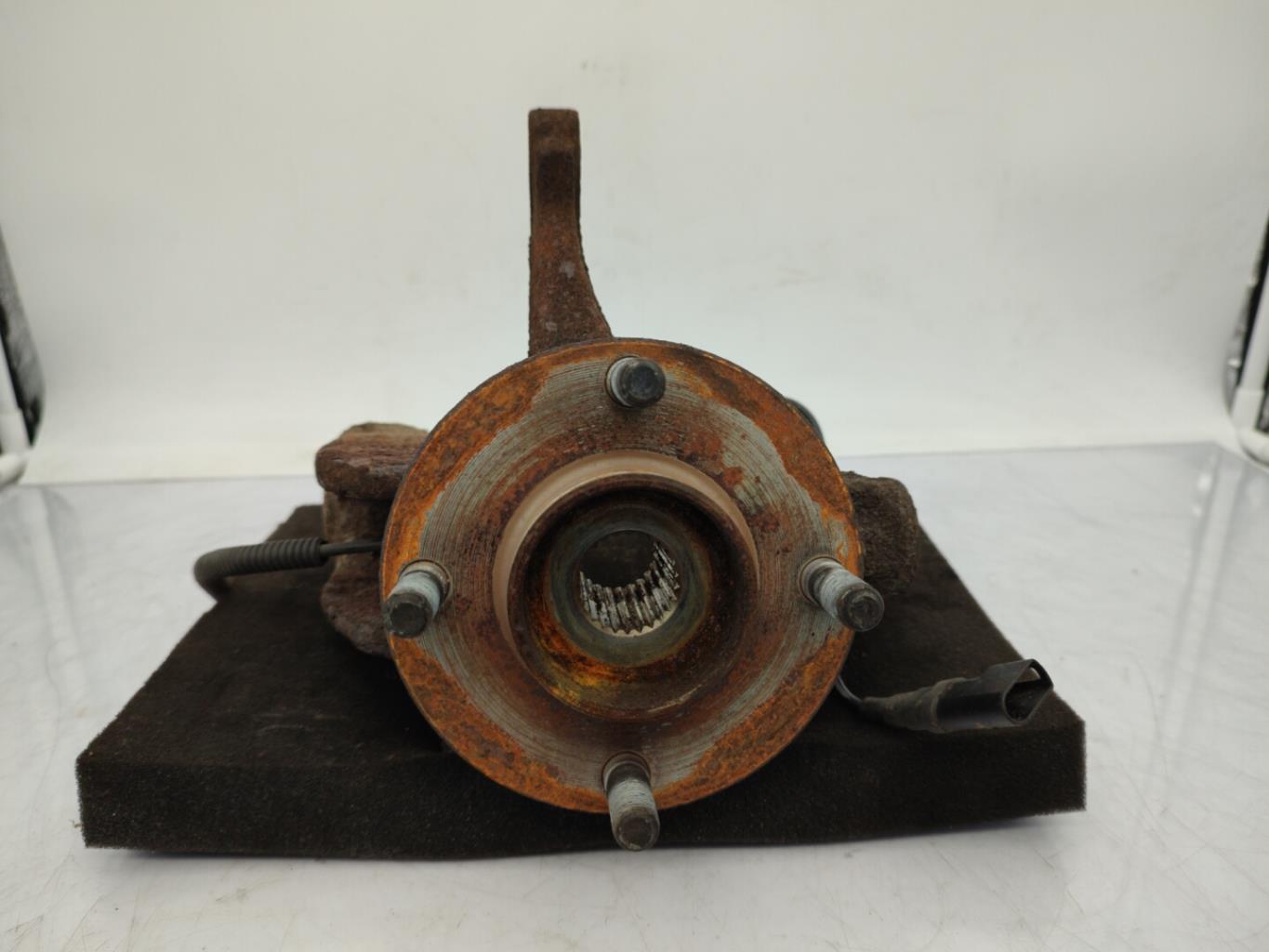 Fusee avant gauche FORD FIESTA 5 PHASE 1 Essence - 1