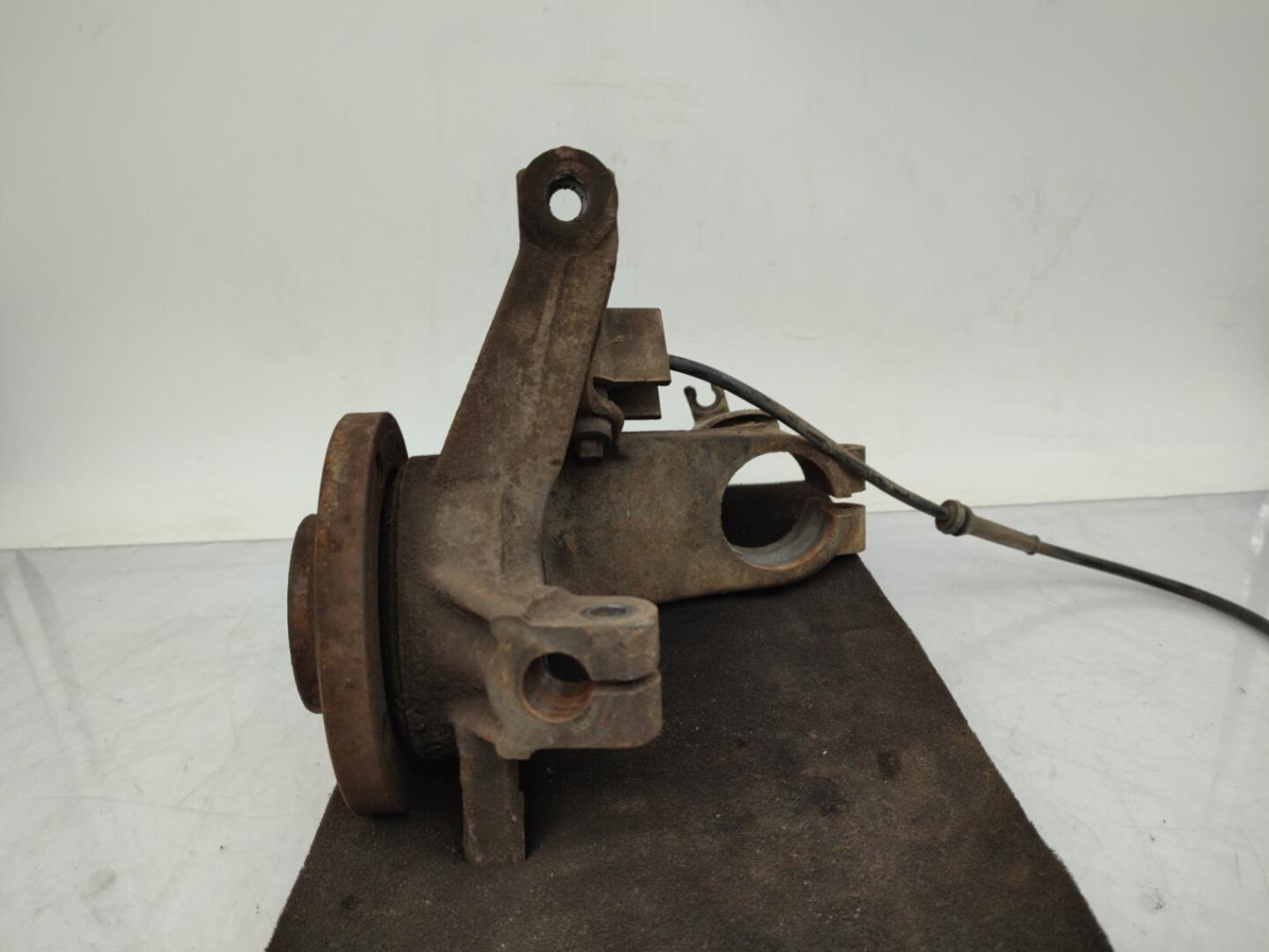 Fusee avant gauche PEUGEOT 206 Diesel - 1