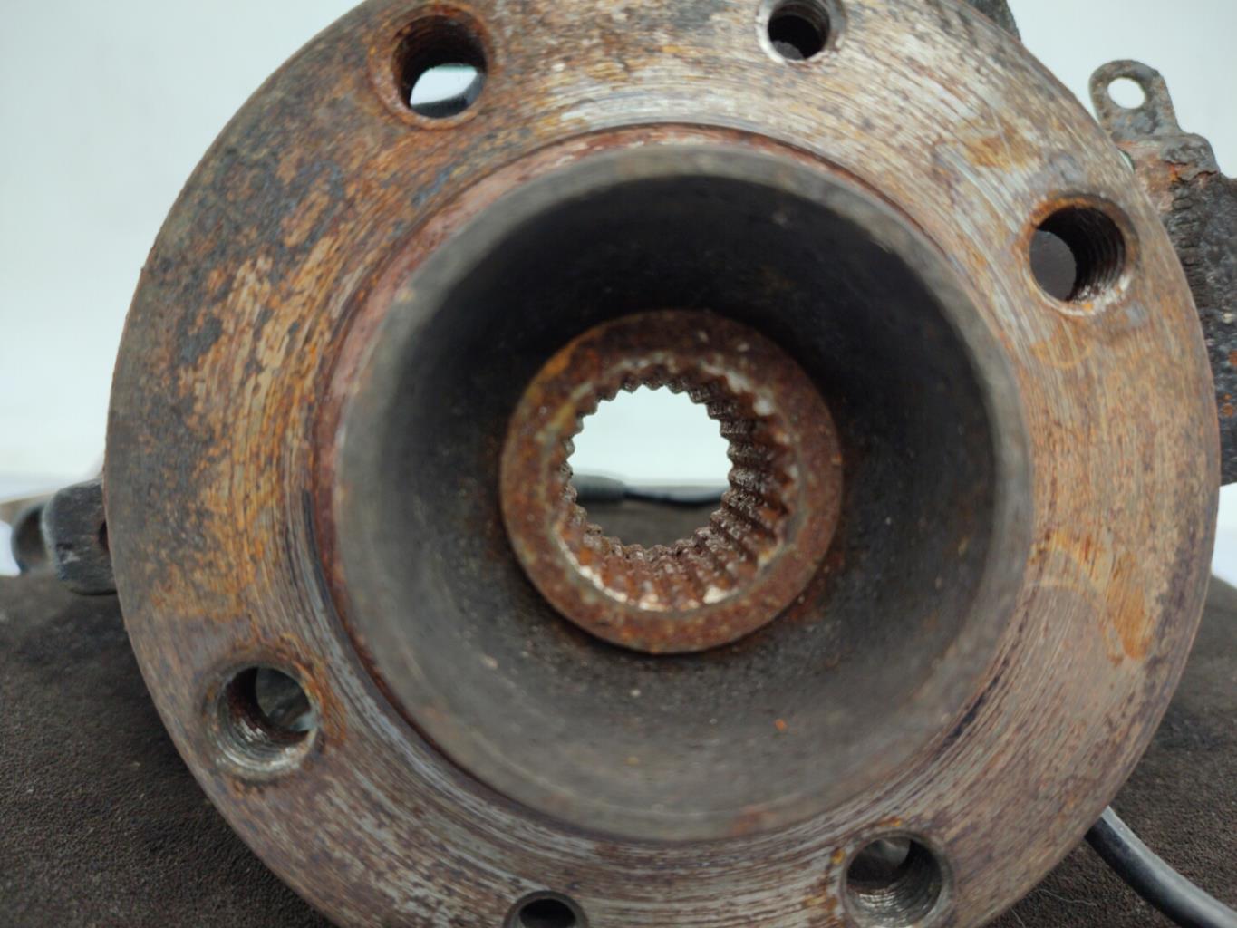 Fusee avant gauche RENAULT CLIO 4 PHASE 1 Diesel - 1