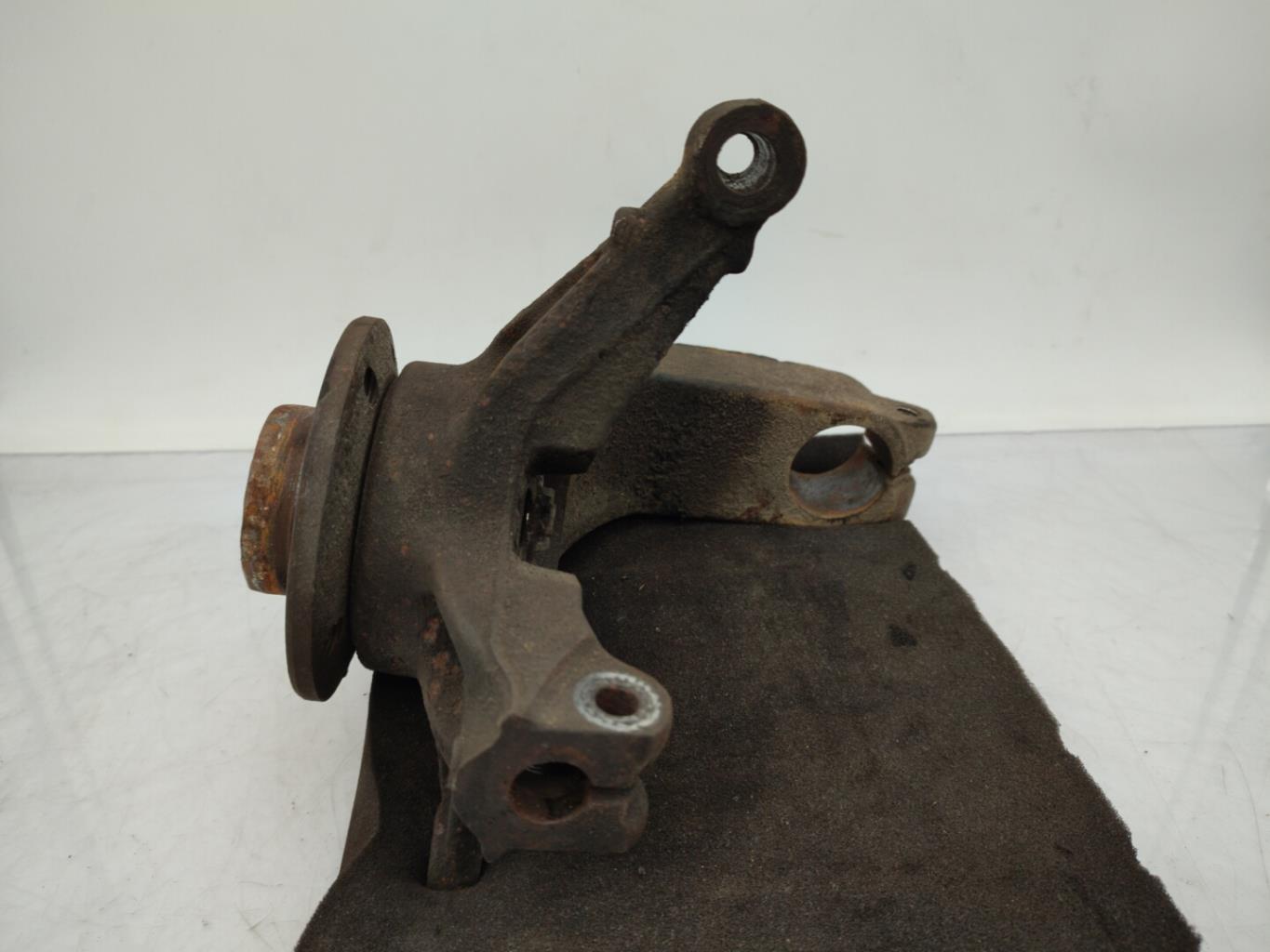 Fusee avant gauche RENAULT MEGANE 2 PHASE 1 Essence - 1