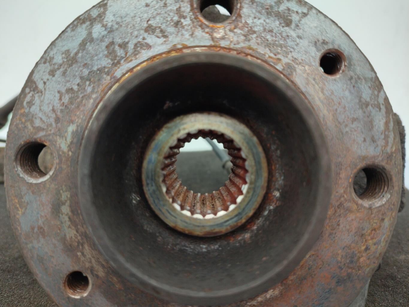 Fusee avant gauche RENAULT CLIO 3 PHASE 1 Diesel - 1