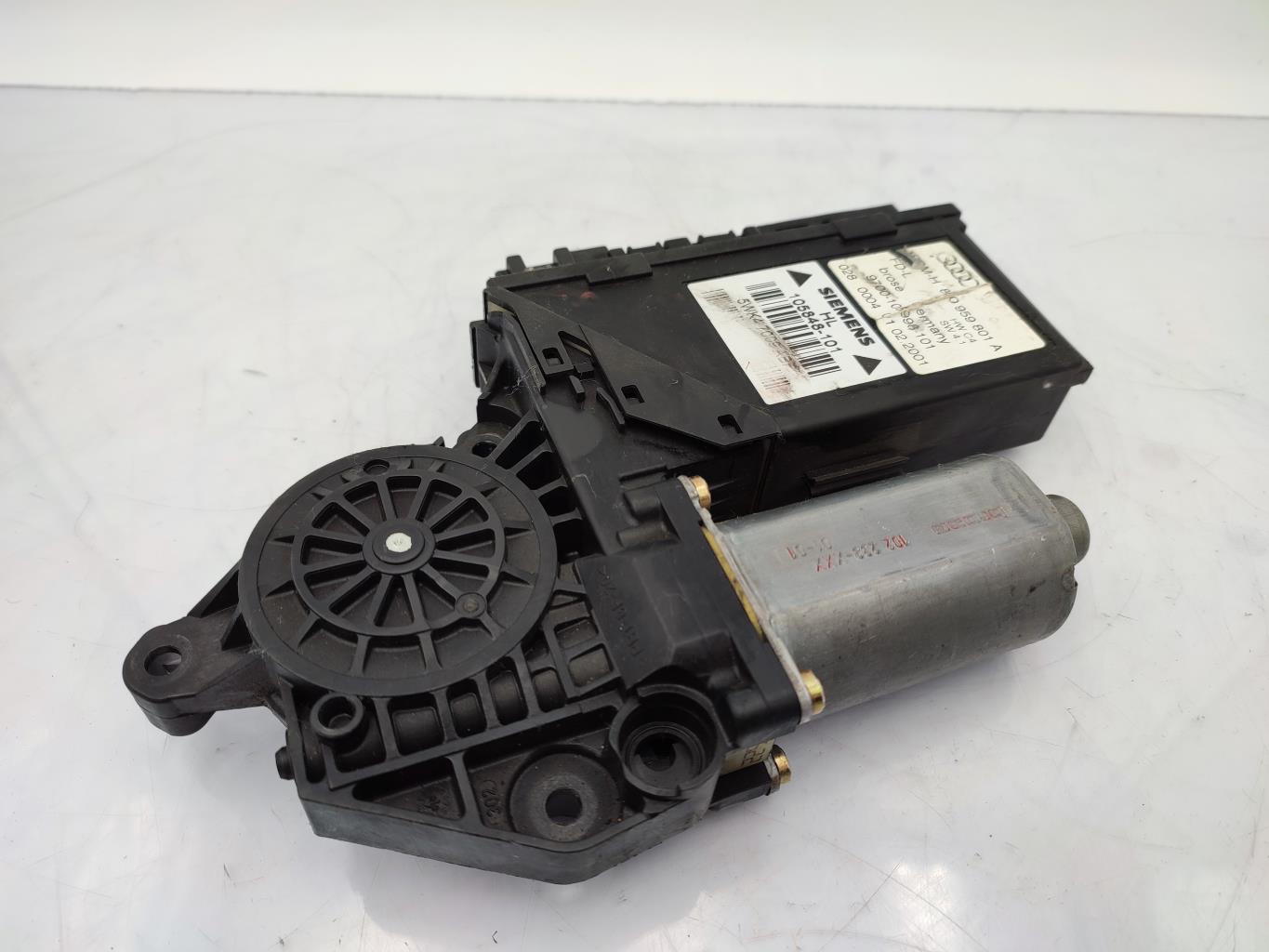 Motore alzacristalli posteriore sinistro AUDI A4 2 PHASE 1 Diésel - 1