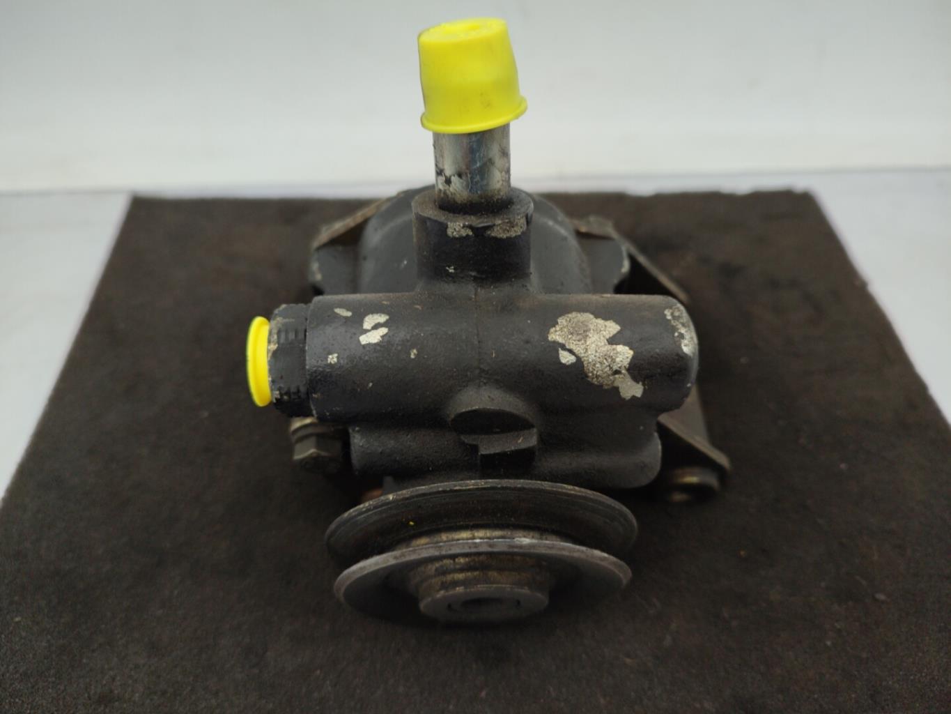 Pompe de direction PEUGEOT 405  - 1