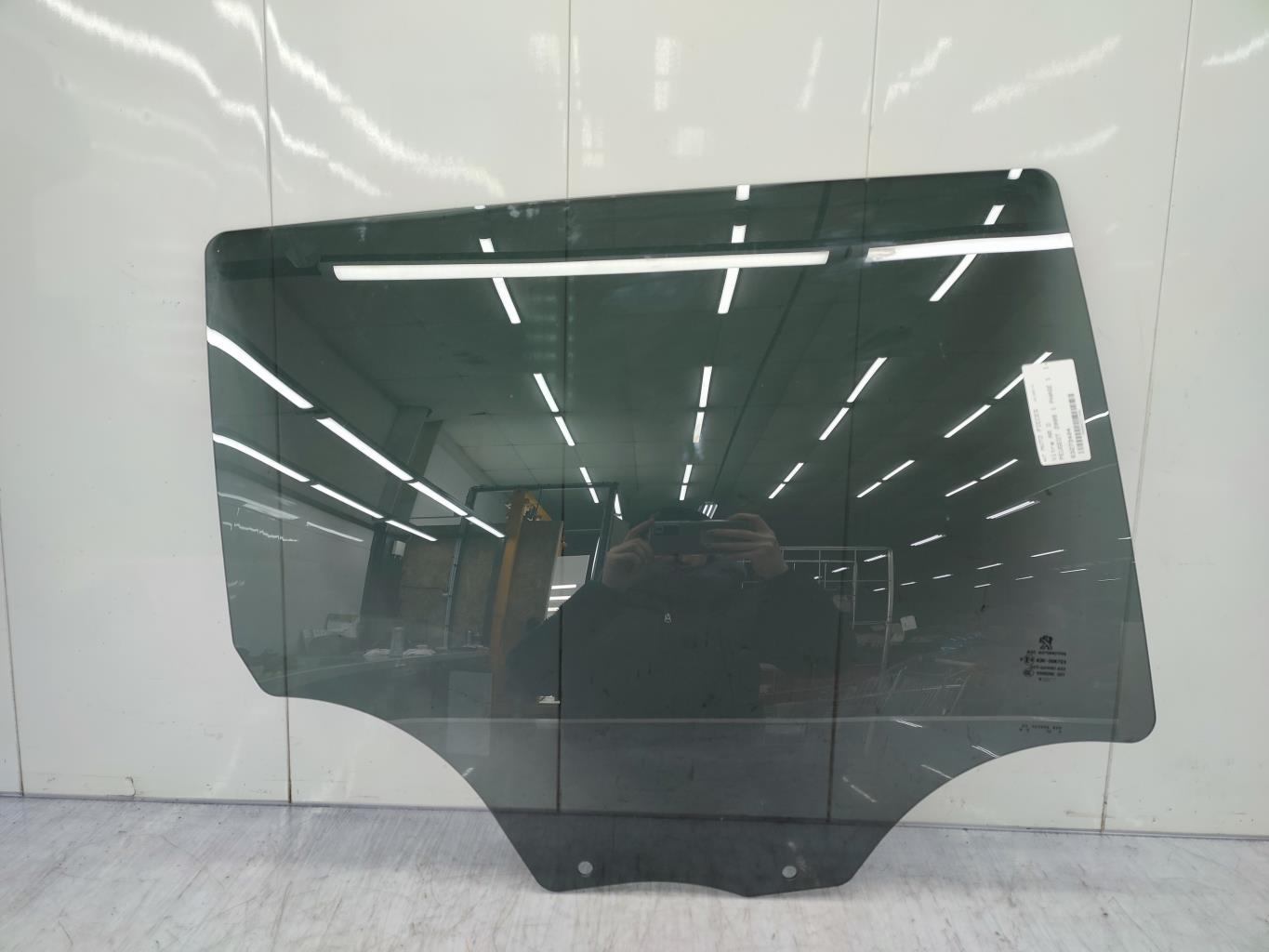 Vetro posteriore destro PEUGEOT 2008 1 PHASE 1 Diésel - 1
