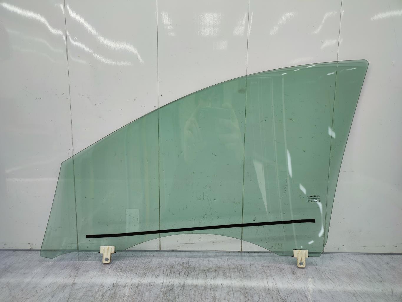 Vitre avant droit RENAULT MEGANE 3 PHASE 2 Diesel - 1