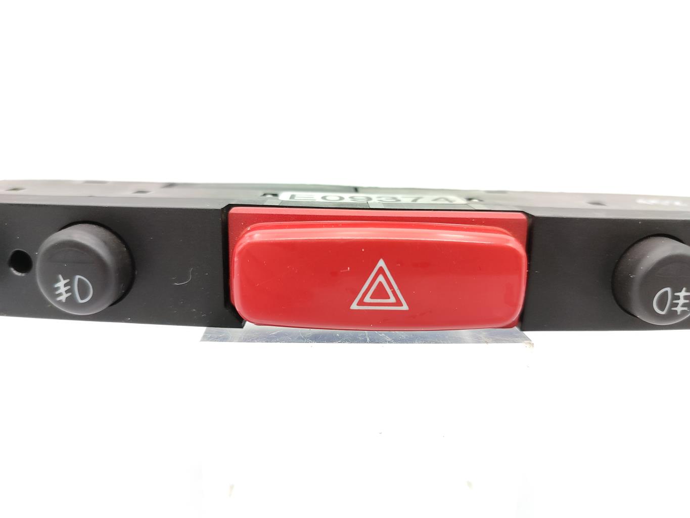 Bouton de warning ALFA ROMEO 147 PHASE 1 Diesel - 1