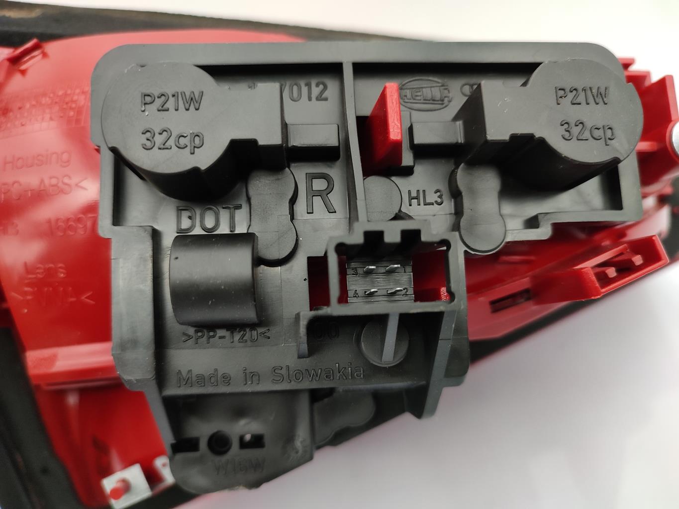 Feu arriere secondaire droit (feux) AUDI A4 3 PHASE 1 Diesel - 1