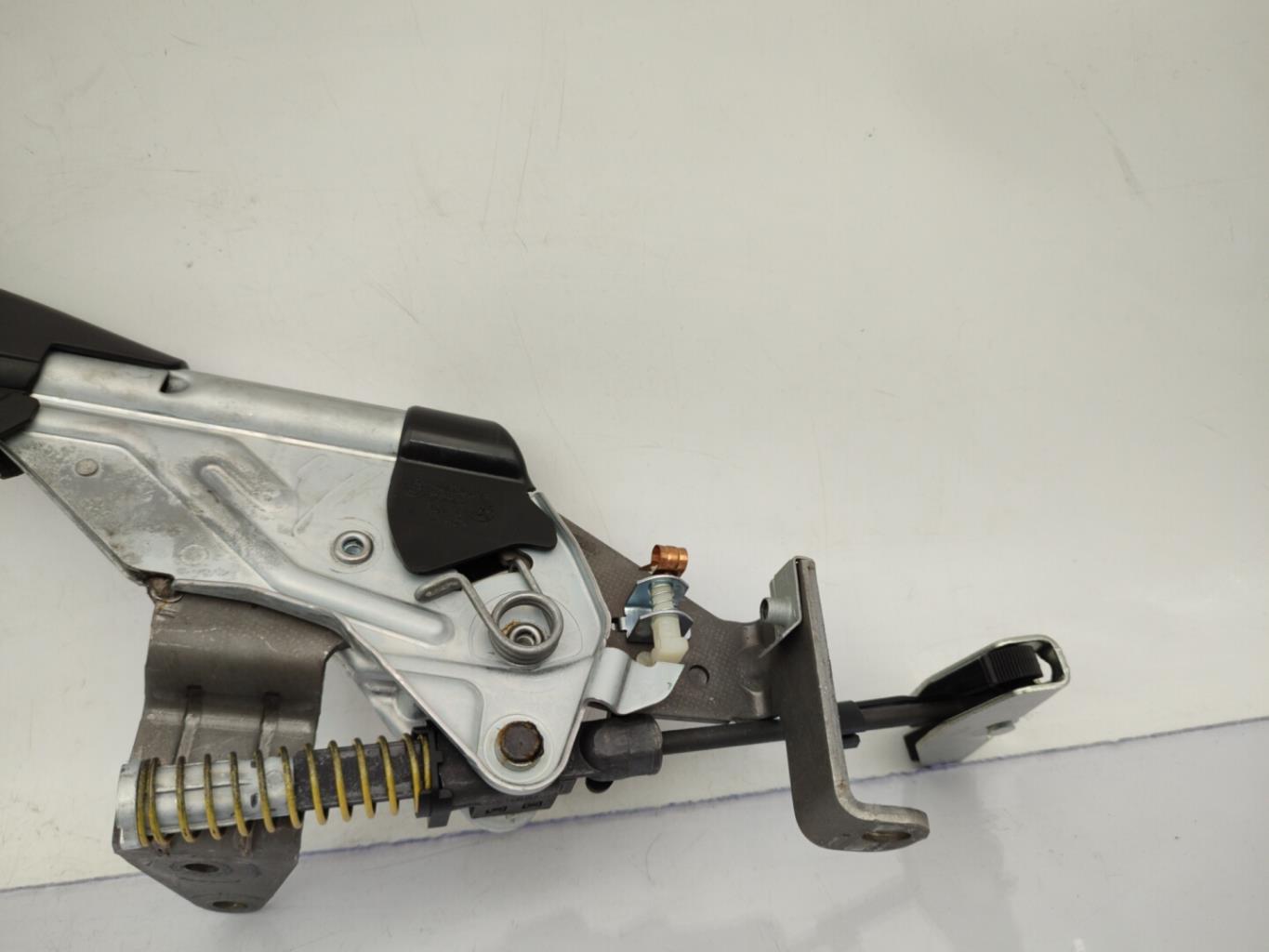 Levier frein à main BMW SERIE 1 E87 PHASE 2 Diesel - 1