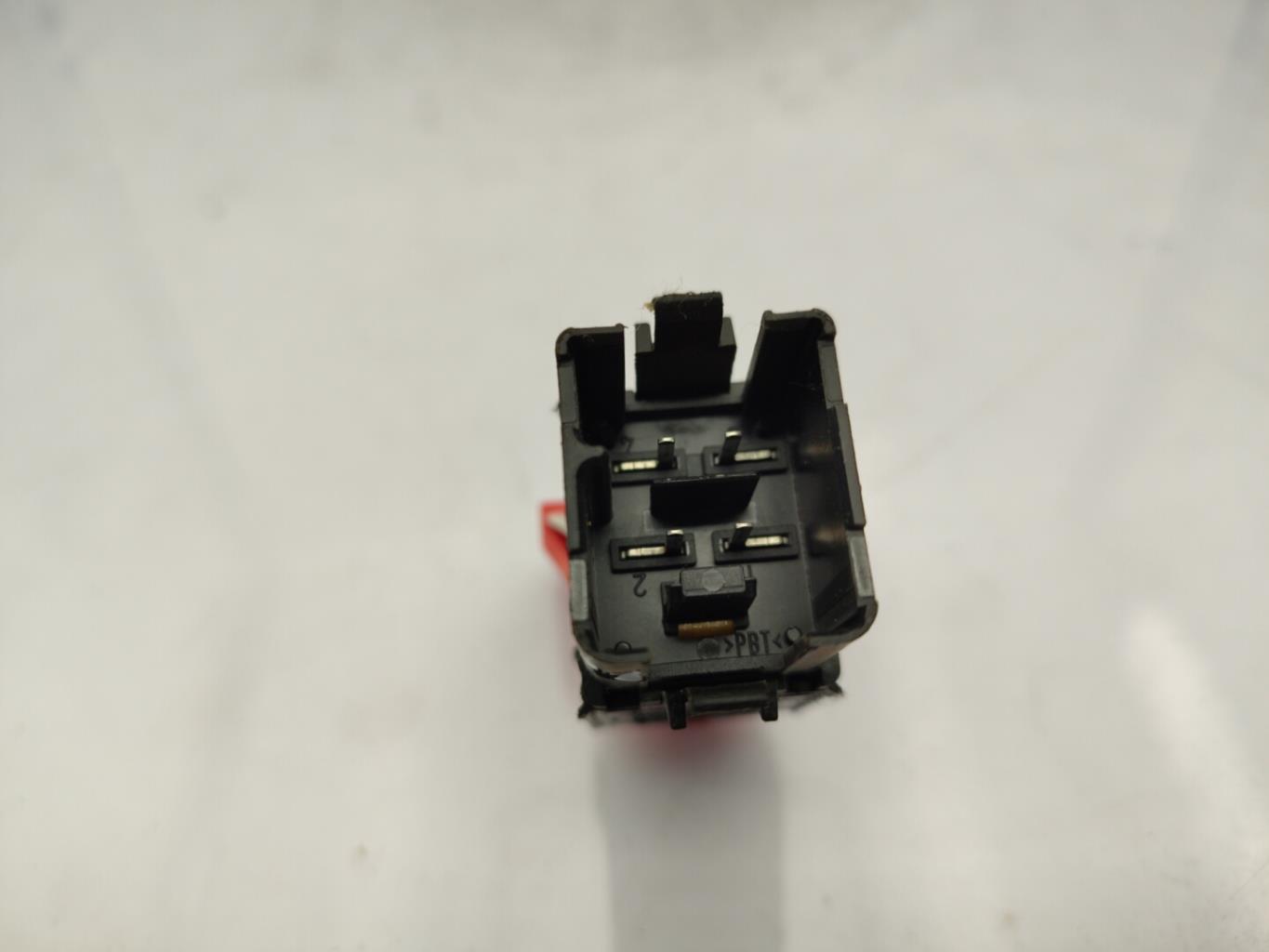 Bouton de warning VOLKSWAGEN CADDY 3 PHASE 1 Diesel - 1