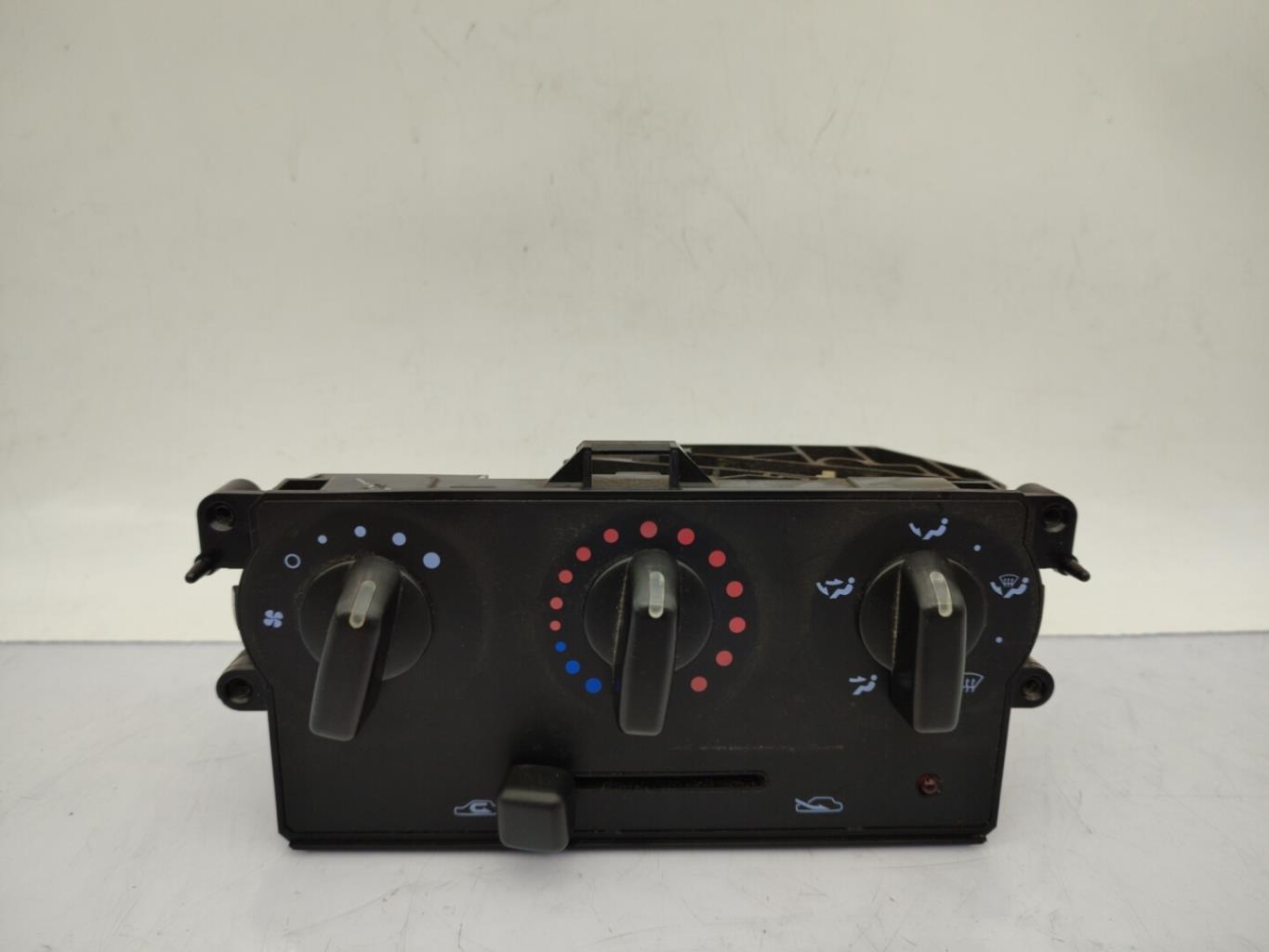 Commande chauffage NISSAN MICRA 2 PHASE 4 Essence - 1