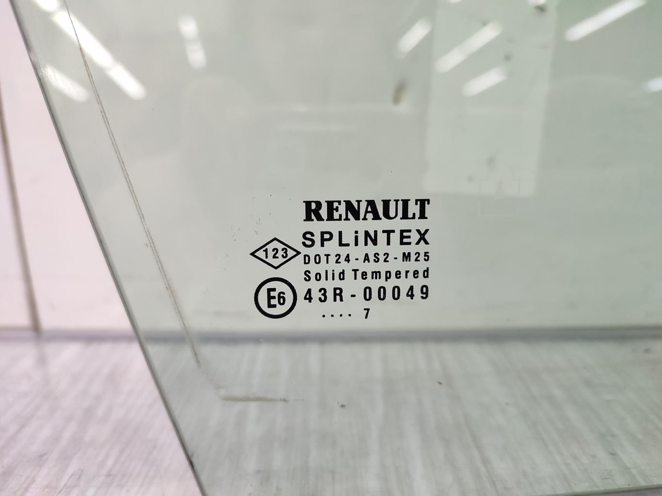Ventanilla triangular delantera derecha (puerta) RENAULT SCENIC 2 PHASE 2 Diésel - 1