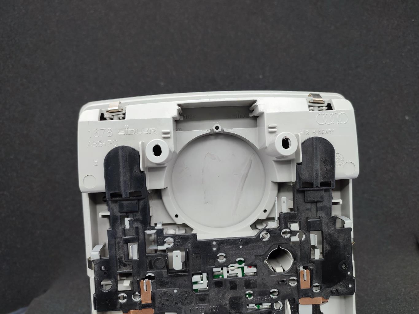 Eclairage de plafonnier AUDI A3 2 PHASE 2 Diesel - 1