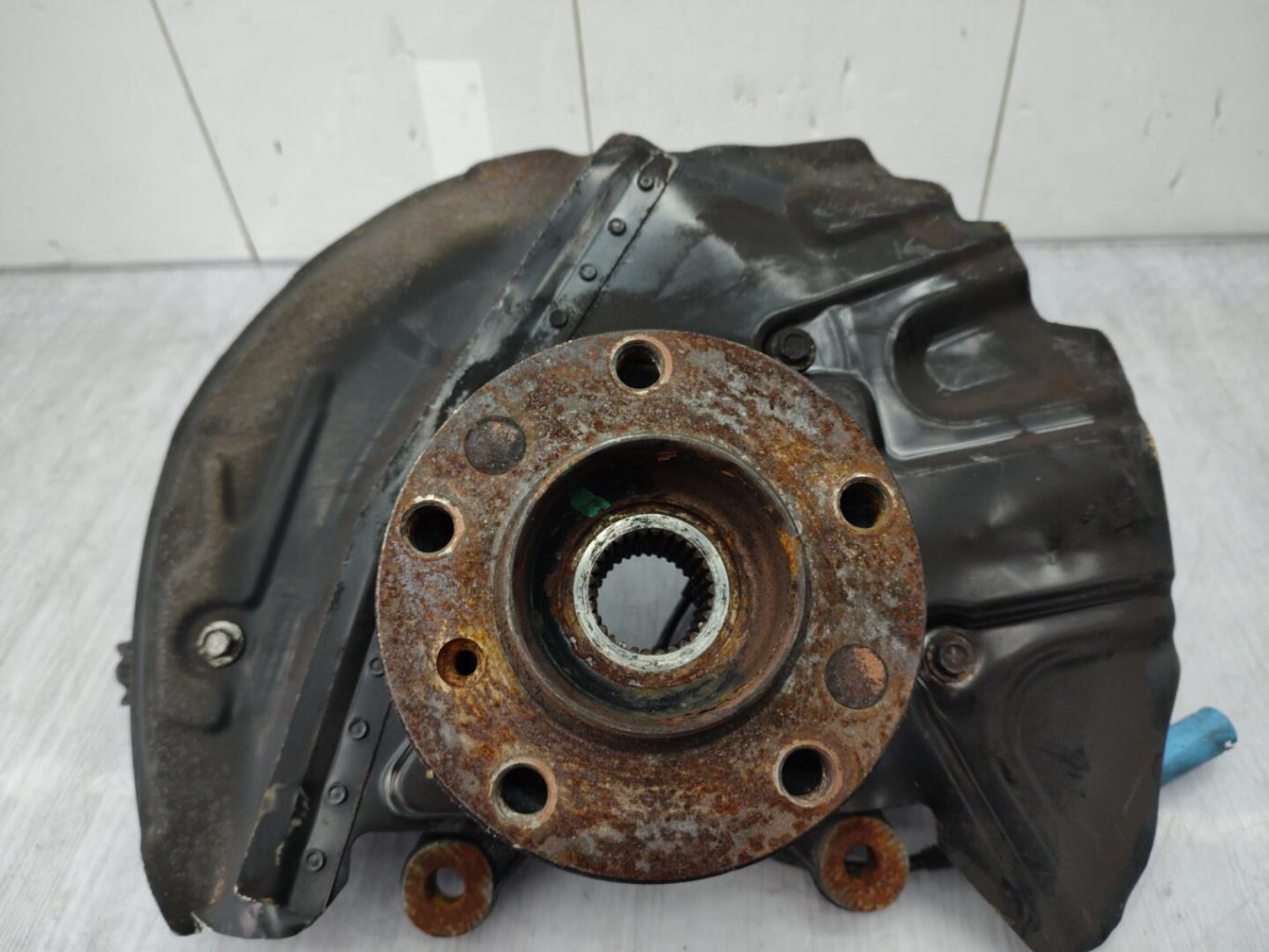 Fusee avant droit BMW X5 E53 Diesel - 1