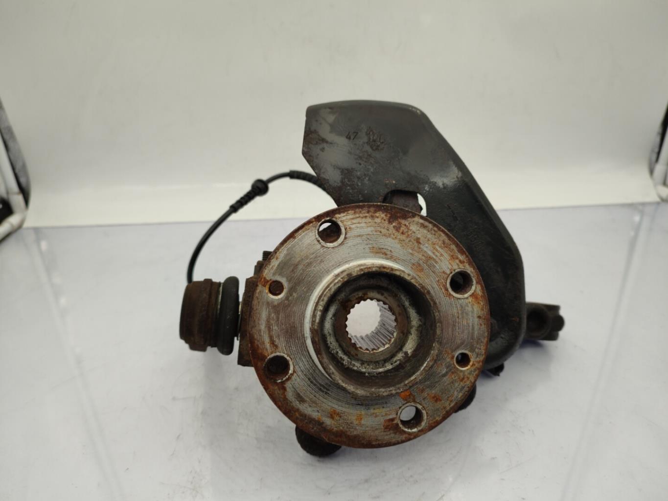 Fusee avant droit RENAULT TWINGO 2 PHASE 1 Essence - 1