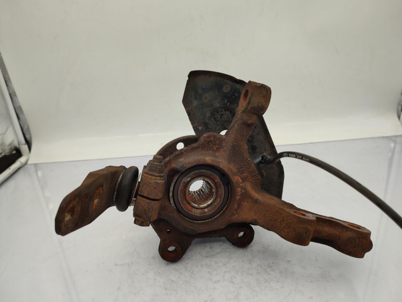 Fusee avant gauche RENAULT TWINGO 2 PHASE 1 Essence - 1