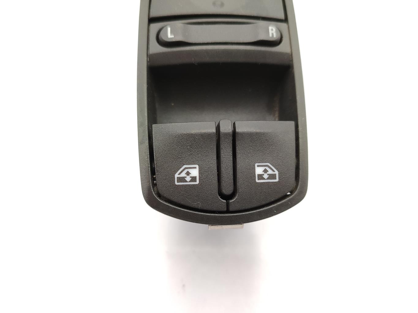Interruttore lavacristalli anteriore sinistro OPEL CORSA D PHASE 2 Diésel - 1