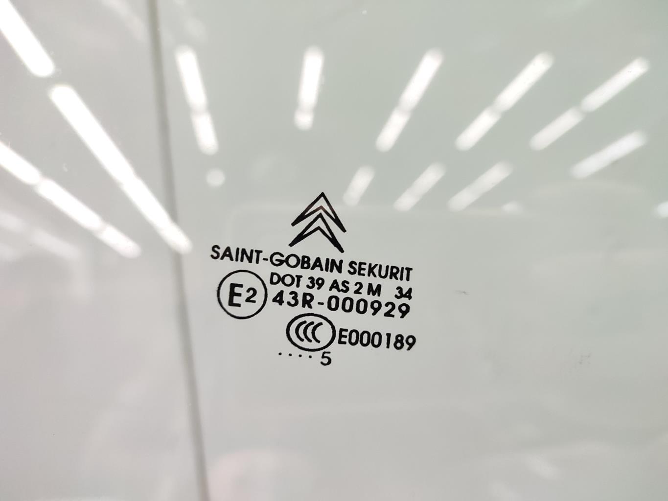 Vitre avant droit CITROEN C4 1 PHASE 1 COUPE Diesel - 1