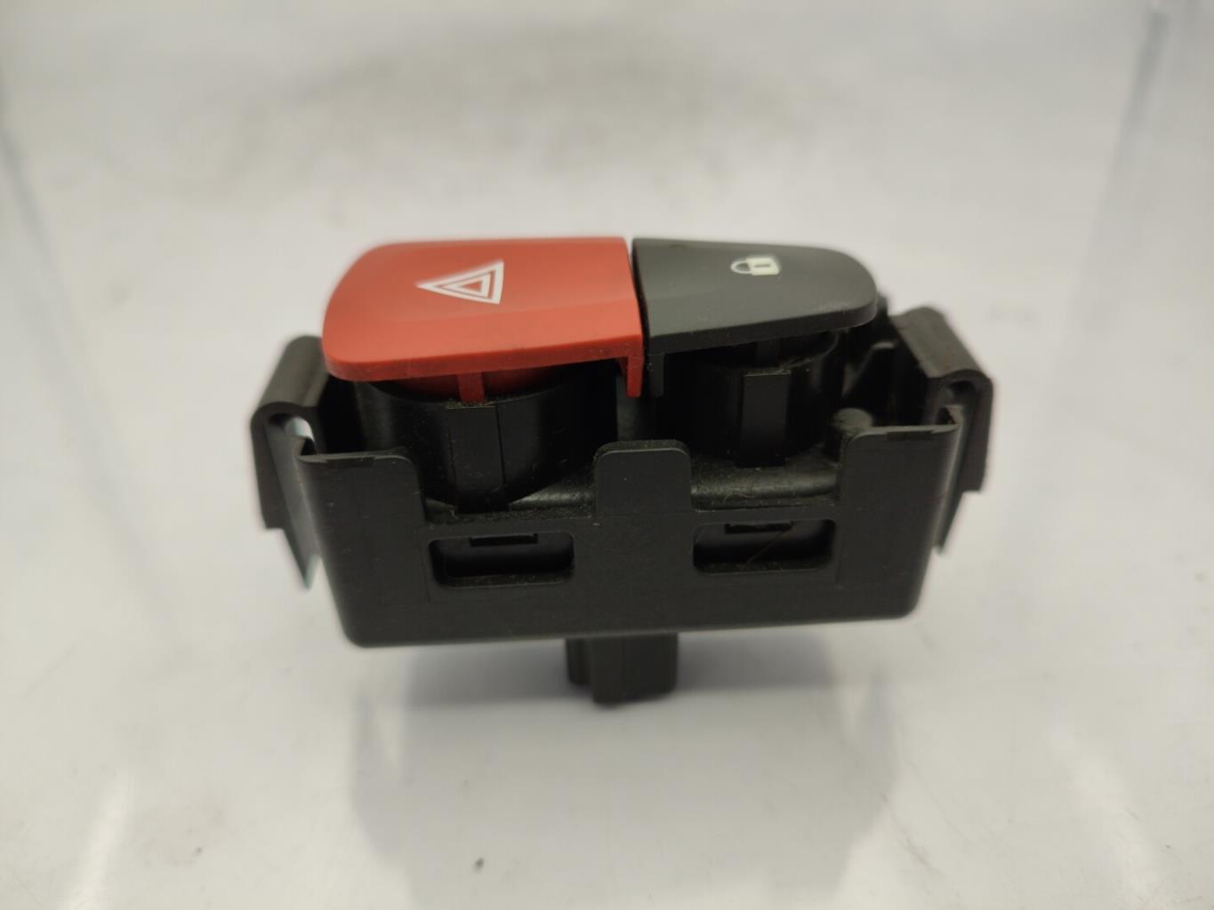 Bouton de warning RENAULT MEGANE 3 PHASE 1 BREAK Diesel - 1